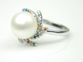 Inel argint rodiat, aspect aur alb, perla si zirconii multicolore