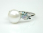 Inel argint rodiat, aspect aur alb, perla si zirconii multicolore